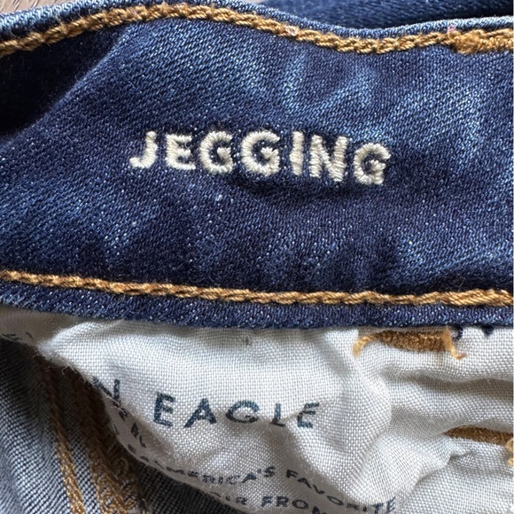 American Eagle Outfitters Dark Blue Distressed Jeggings - Size 6 Regular - Picture 12 of 13